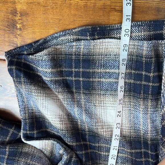 Kittenish Women's Oversized Button-Up Shacket Shirt X-Large Navy & Beige - Picture 7 of 8